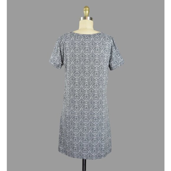 TAHARI NIGHTGOWN BLACK DAMASK PRINT V-NECK DRESS - Picture 4 of 6